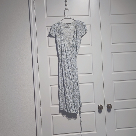 Brandy Melville Dresses Brandy Melville Robbie Dress Poshmark